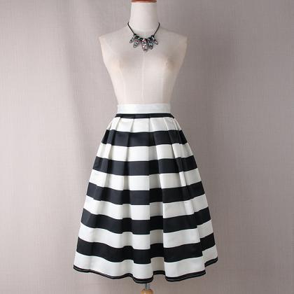 Stylish Black And White Stripe Midi Skirt