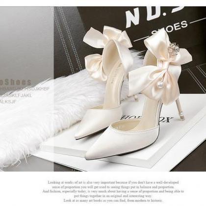 Beautiful Pointed Toe Shoes With Bow Detail