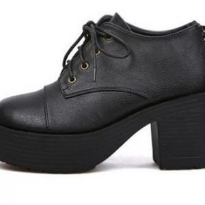 Vintage Design Black Chunky Heel Pl..
