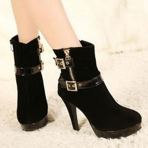 Red And Black Buckle Design High Heel Fashion..