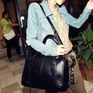 Beautiful Black Fashion Hand Bag