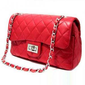 Red Chain Design Shoulder Bag