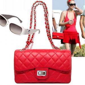 Red Chain Design Shoulder Bag