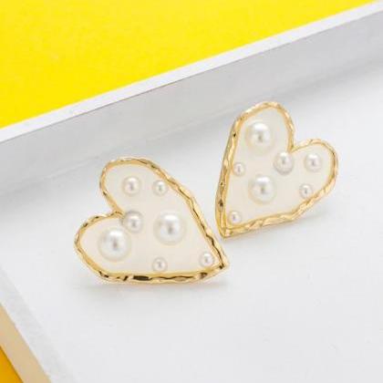 Cute Heart And Pearls Stud Earrings
