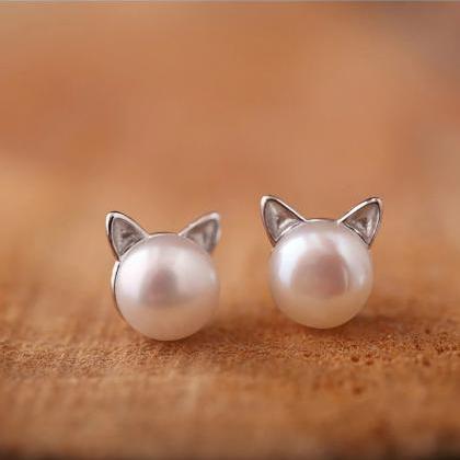 Cute Silver Plated Cat Pearl Stud Earrings