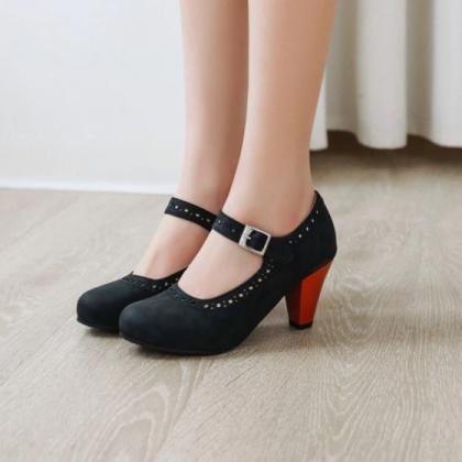 Beautiful Vintage Style Pointed Toe High Heels..