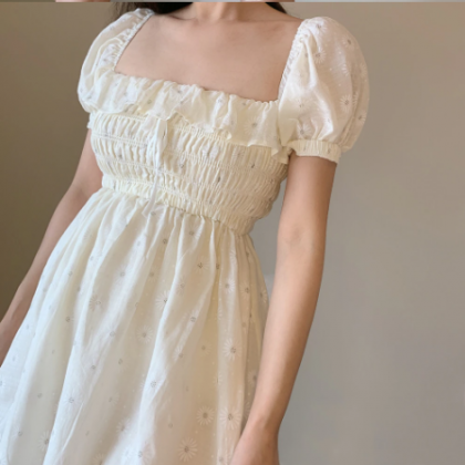 Beautiful Summer White Puff Sleeve Ruffled Dress