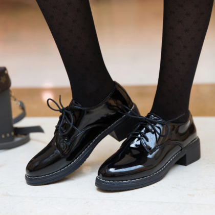 Trendy Lace Up Black Leather Shoes