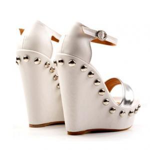 White Rivets Design Wedge Heel Fashion Sandals
