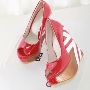 Peep-toe Union Jack Wedge Pumps Made From Glossy..