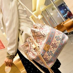 Vintage Style Floral Pattern Bag With Gold Chain..