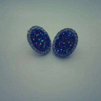 Gorgeous Pair Of Oval Stud Earrings