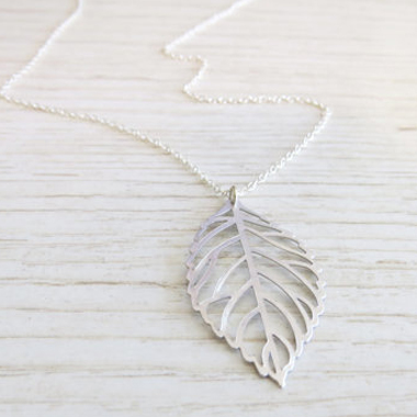 Beautiful Leaf Charmed Silver Necklace