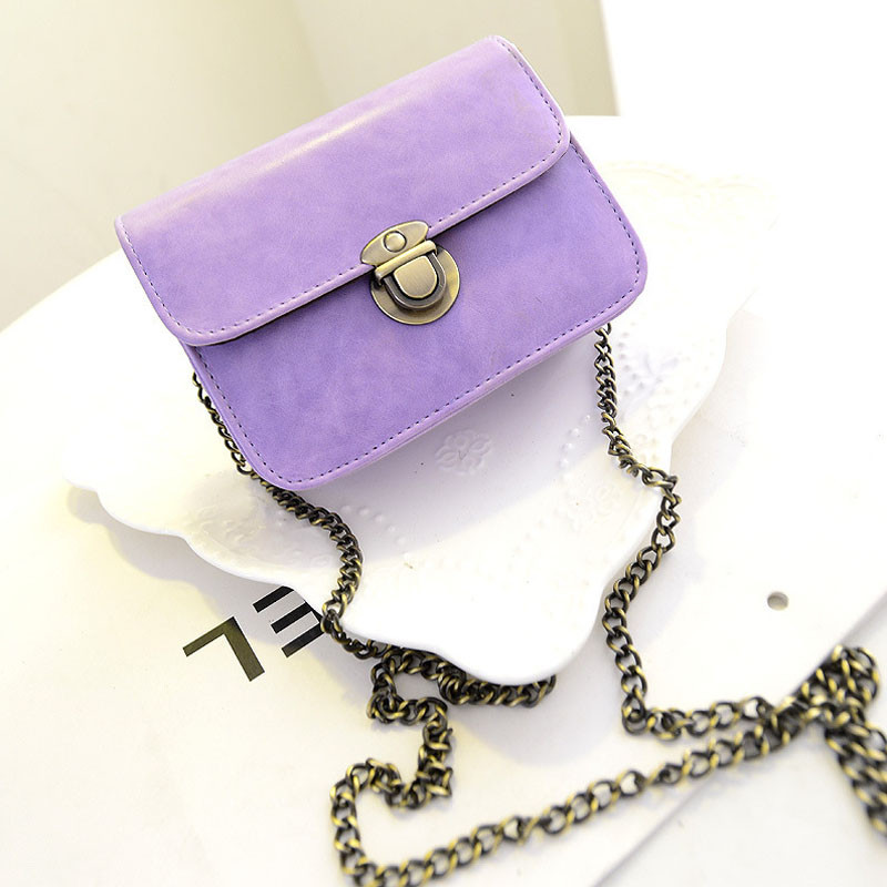 small chain shoulder bag