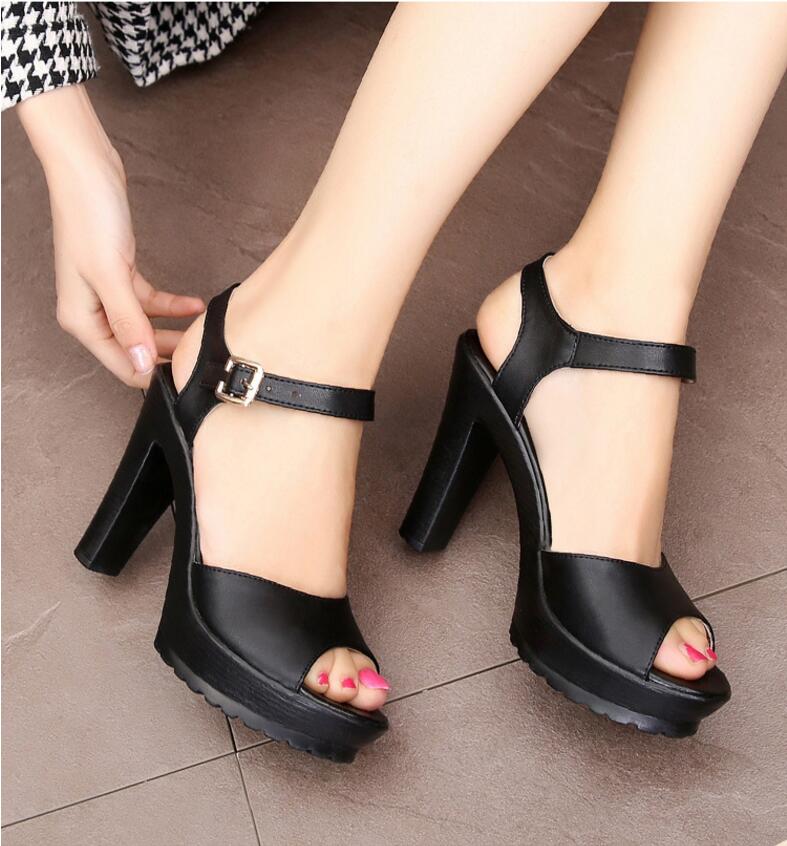 Platform Peep Toe Sandals In Black And White