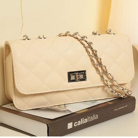 beige chain shoulder bag