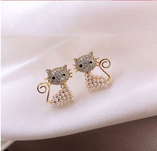 Cute Pearl Cat Earrings