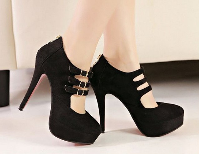 luxury black pumps