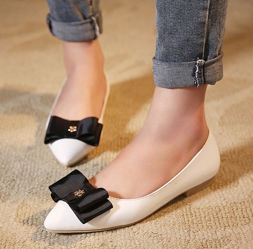 Chic White Bow Design Pointed Toe Flat Shoes on Luulla