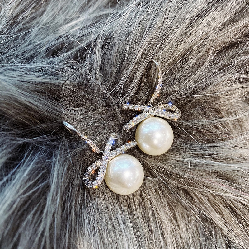 Lady Elegant Pearl Earrings
