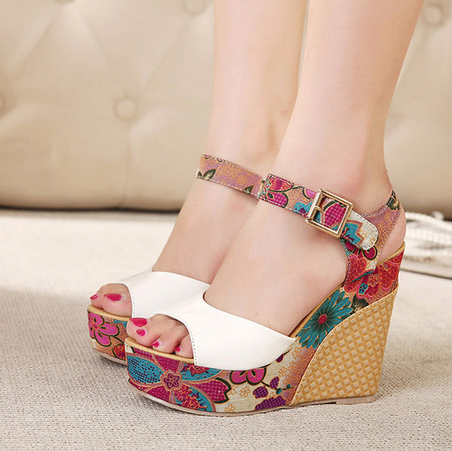 Beautiful Floral Design Ankle Strap Summer Fashion Wedges In Blue And White
