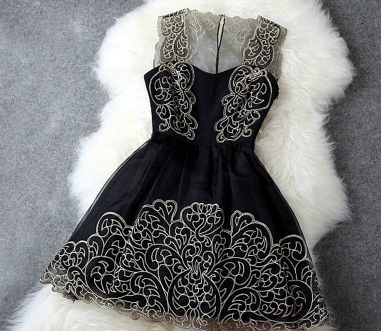 Pure Elegance Black And Gold Sleeveless Lace Party Dress