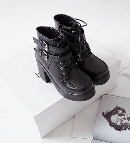 soviet l zoe lace up boots black