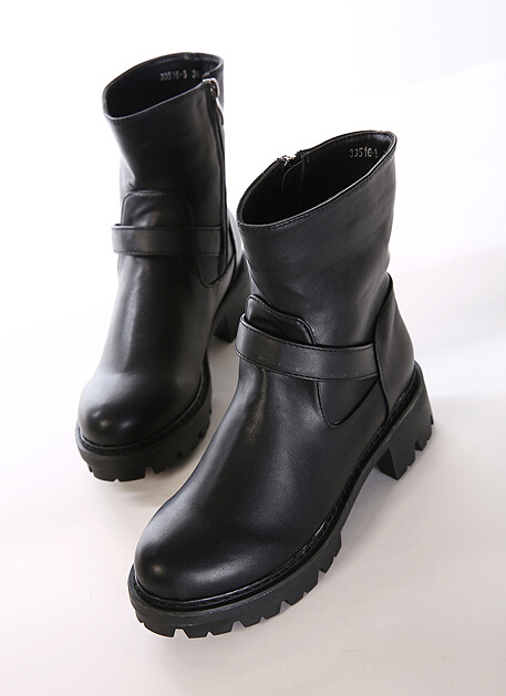 flat black winter boots