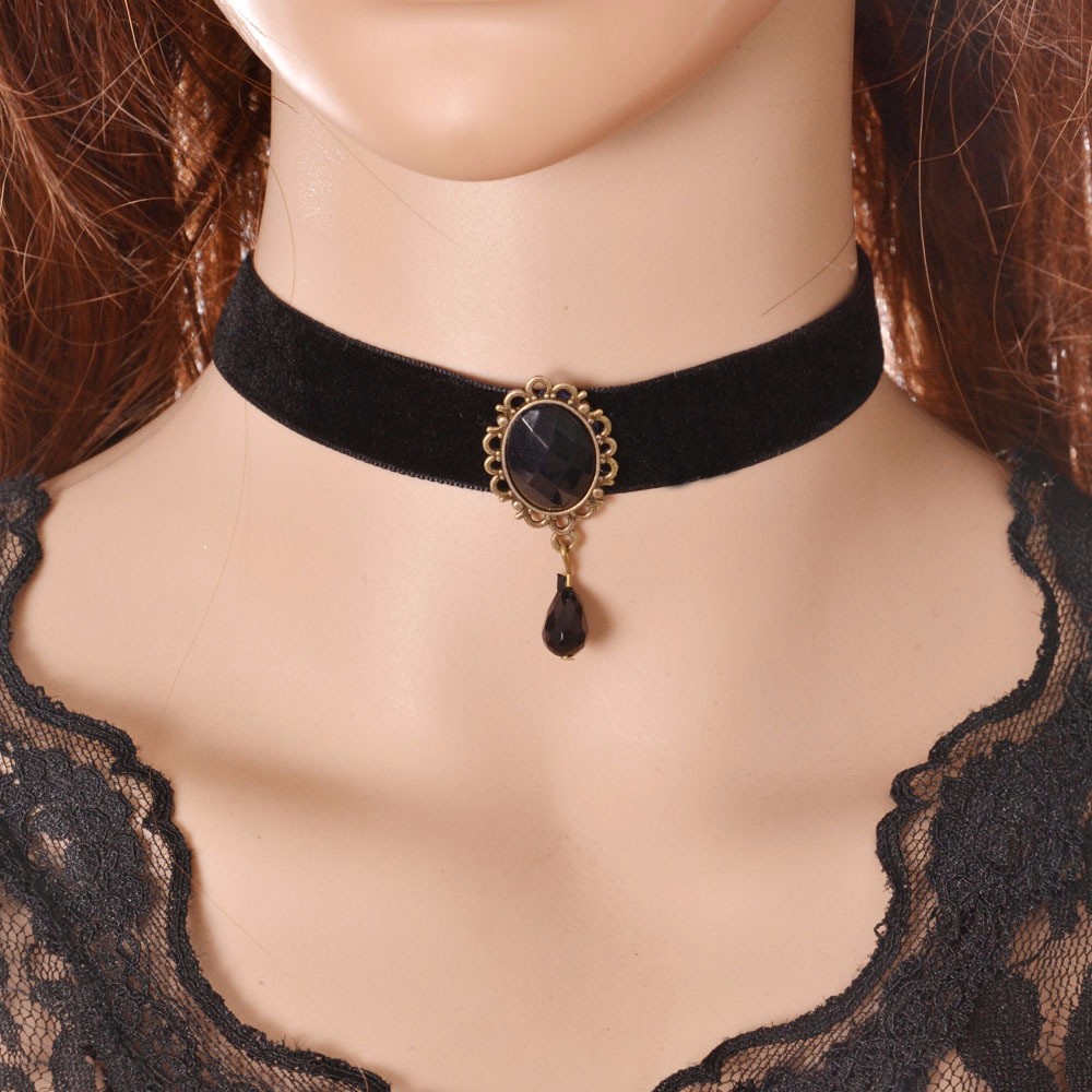 Gothic Collar Choker Necklace For Women Vintage Retro Lace Statement Necklaces Faux Semi-precious Stone Jewelry Gift