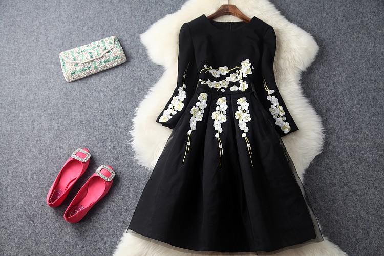 Elegant Black Lace Embroidered Long Sleeve Ball Gown Dress