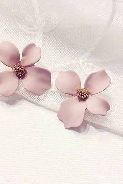 Gorgeous Flower Stud Earrings