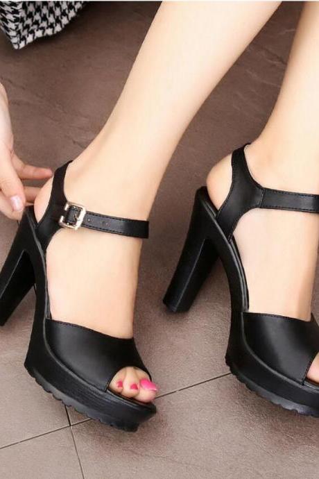 Platform Peep toe Sandals in Black and White