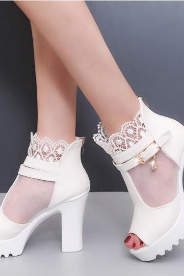 Lace Design Peep Toe High Heels Sandals In Black And White