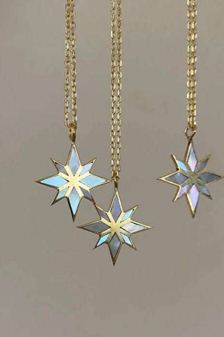 Exquisite Snowflake Pendant Necklace