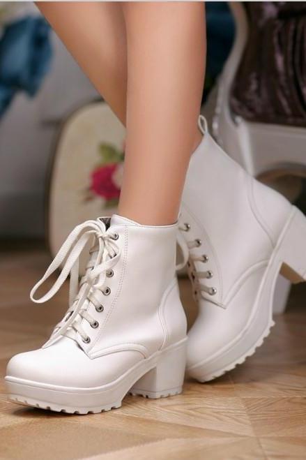 Chunky Heel Lace up Boots 