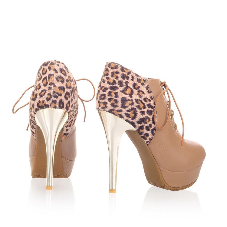 pointed leopard booties