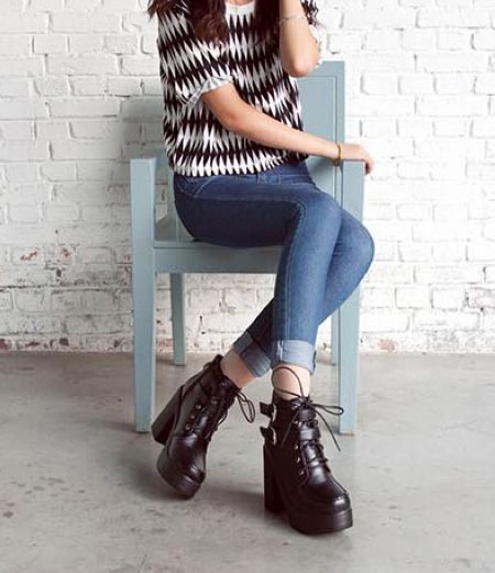 chunky heel lace up boots outfit