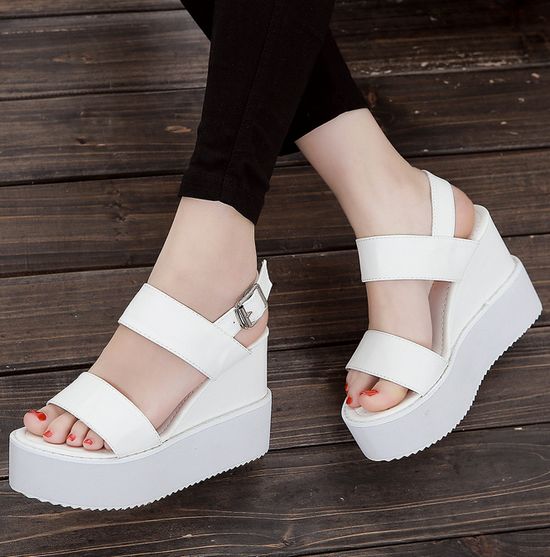 Cute And Comfortable Peep Toe Sandals In White on Luulla